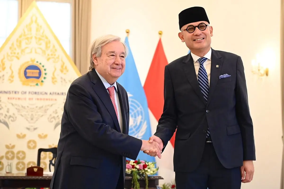 Sekretaris Jenderal Perserikatan Bangsa-Bangsa (PBB), Antonio Guterres saat mengunjungi Kementerian Luar Negeri di Jakarta, Senin (19/10/2026).