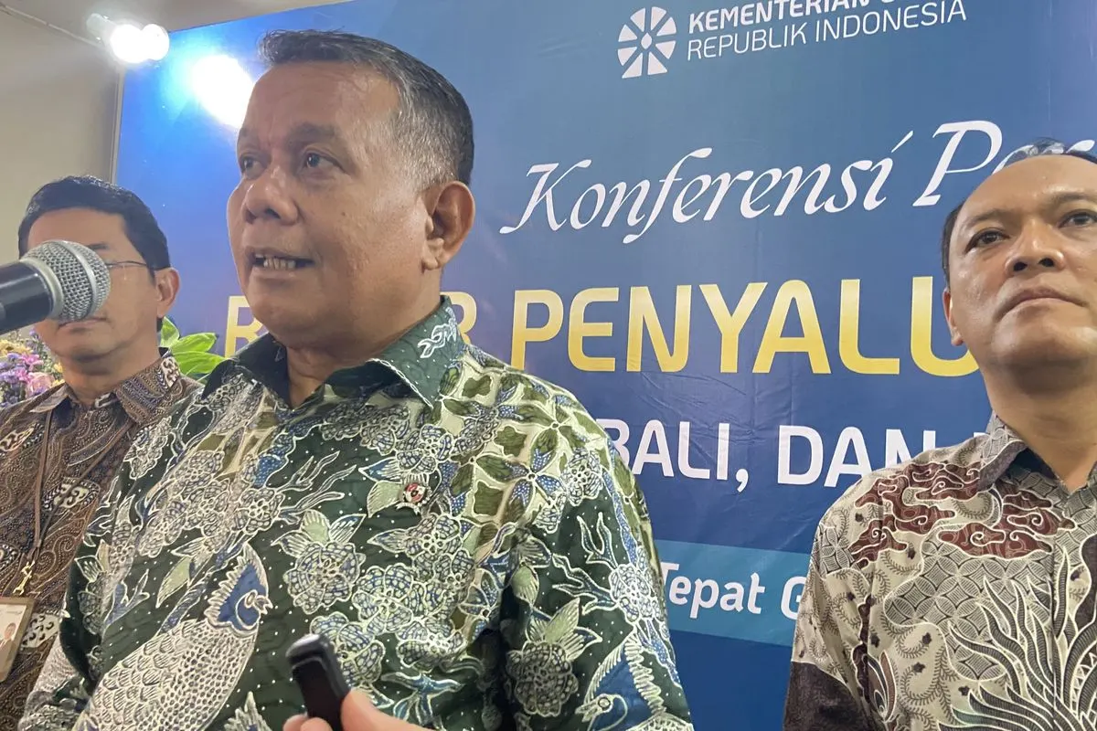 Wamen UMKM, Helvi Yuni Moraza di Kantor Bank Jatim Surabaya, Selasa (27/10/2026).